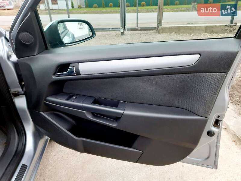 Хэтчбек Opel Astra 2007 в Снятине фото 32 Хэтчбек Opel Astra 2007 в Снятине