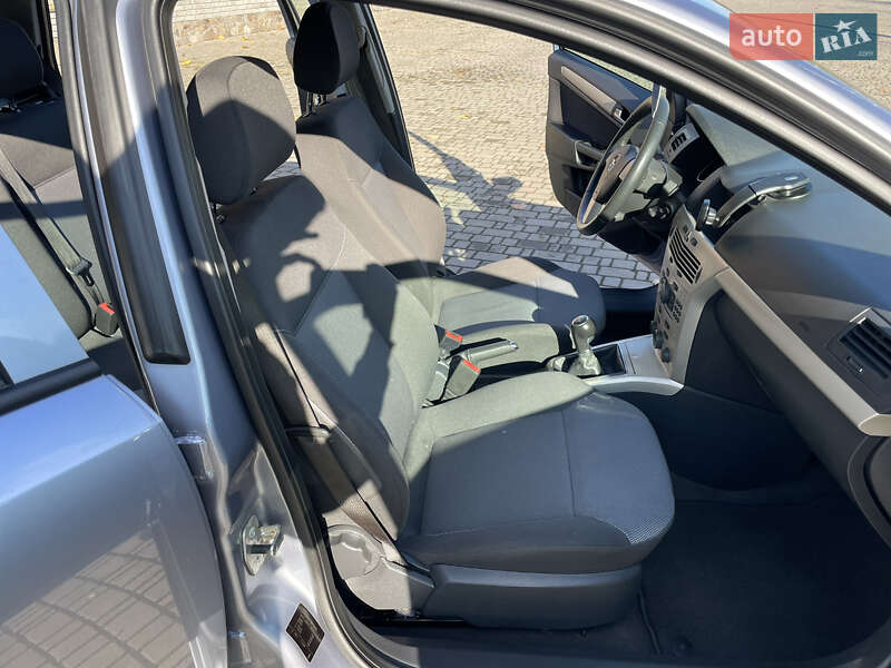 Универсал Opel Astra 2009 в Луцке фото 42 Универсал Opel Astra 2009 в Луцке