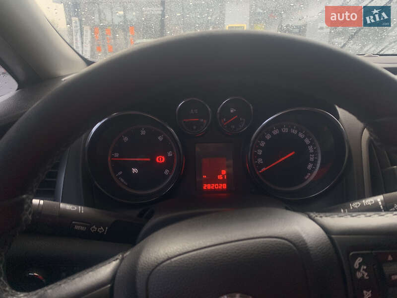 Универсал Opel Astra 2013 в Тернополе