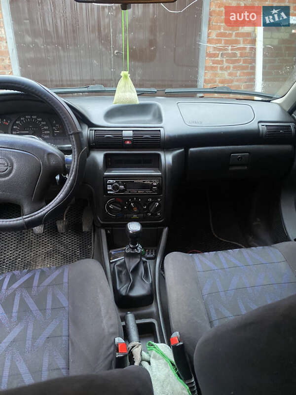 Седан Opel Astra 1995 в Краснокутске фото 5 Седан Opel Astra 1995 в Краснокутске