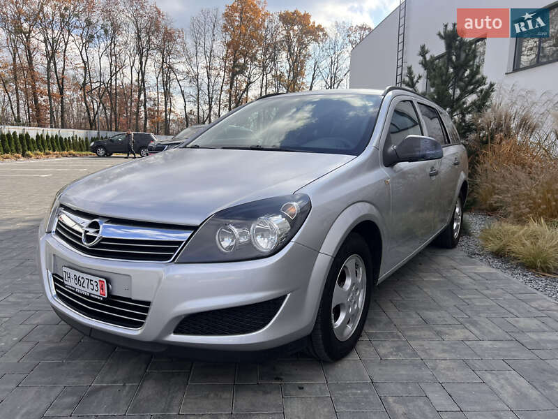 Opel Astra 2010 Opel Astra 2010
