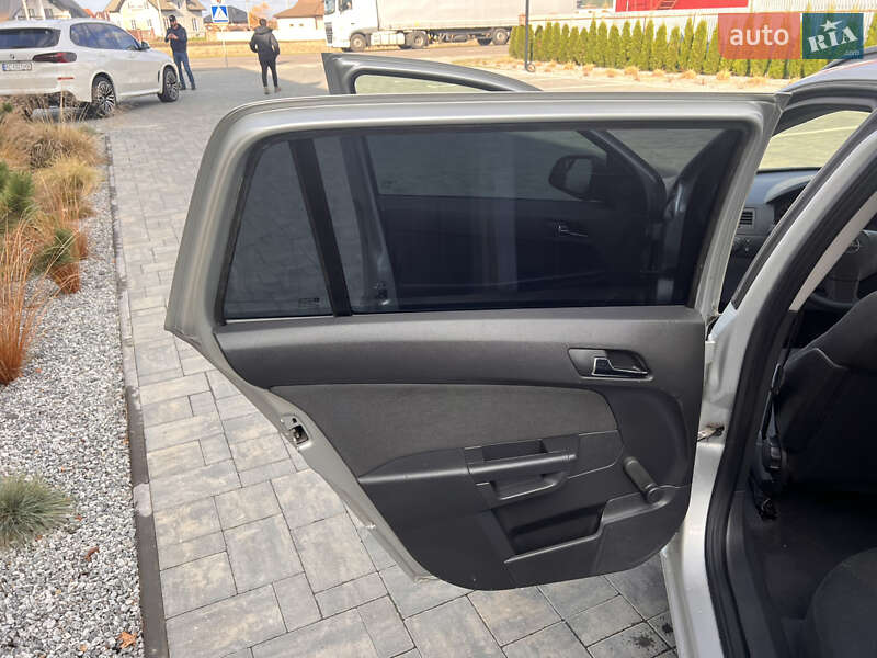 Универсал Opel Astra 2010 в Луцке фото 10 Универсал Opel Astra 2010 в Луцке
