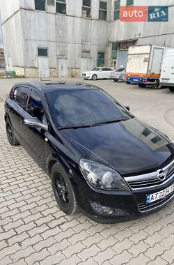 Хетчбек Opel Astra 2007 в Івано-Франківську