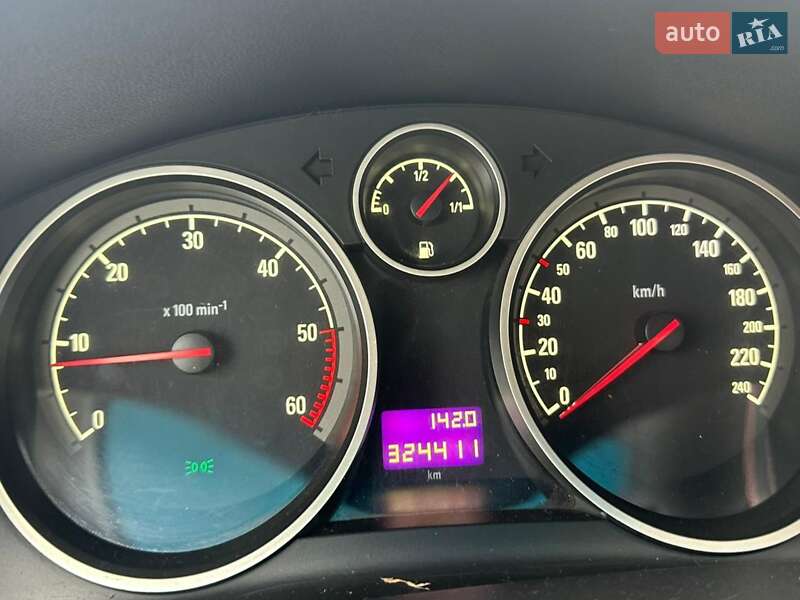 Универсал Opel Astra 2005 в Чугуеве