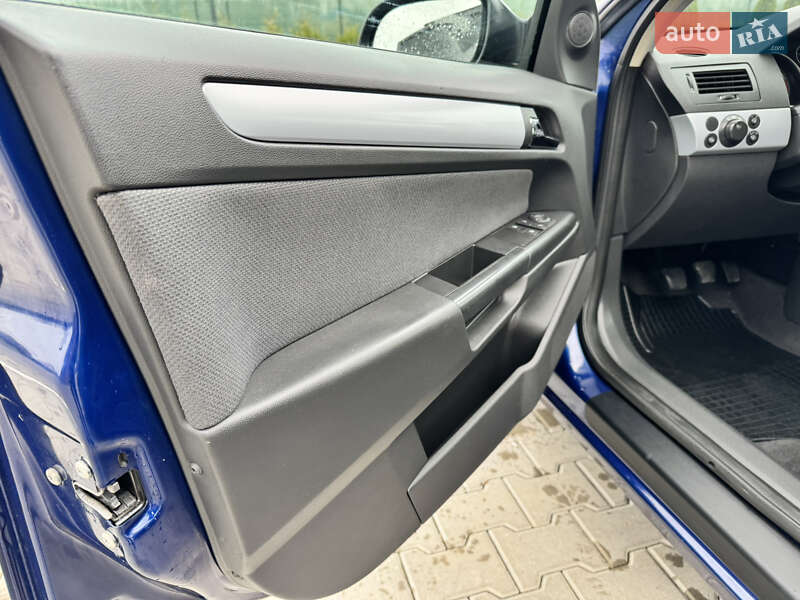 Універсал Opel Astra 2005 в Вінниці