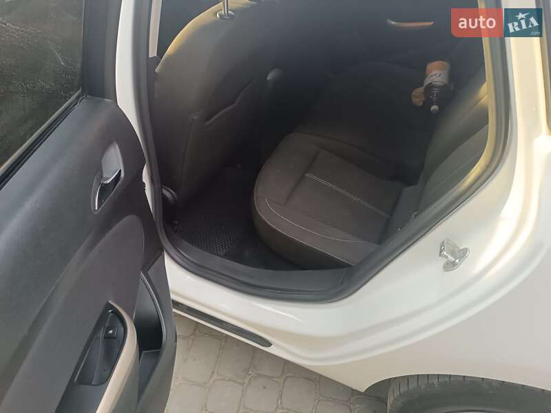 Універсал Opel Astra 2012 в Шумську