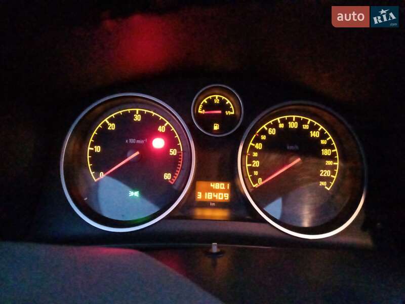 Універсал Opel Astra 2005 в Сокалі