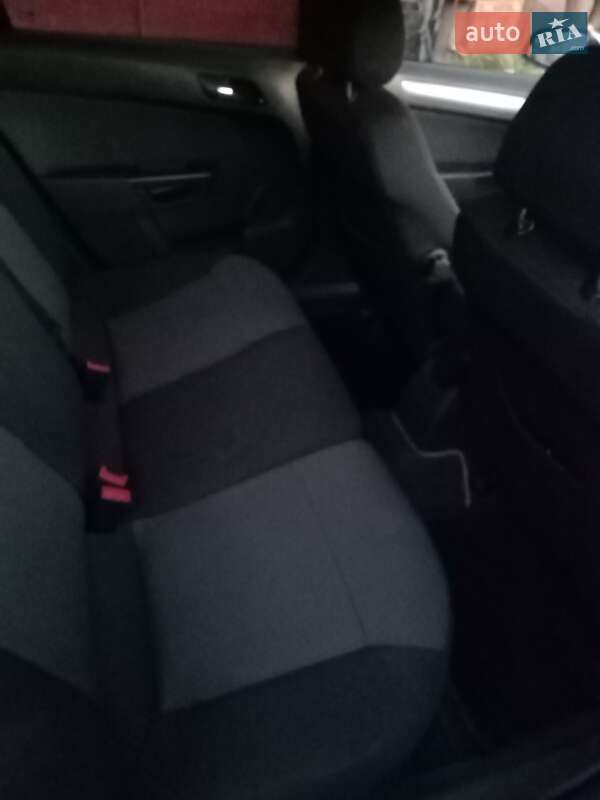 Універсал Opel Astra 2005 в Сокалі