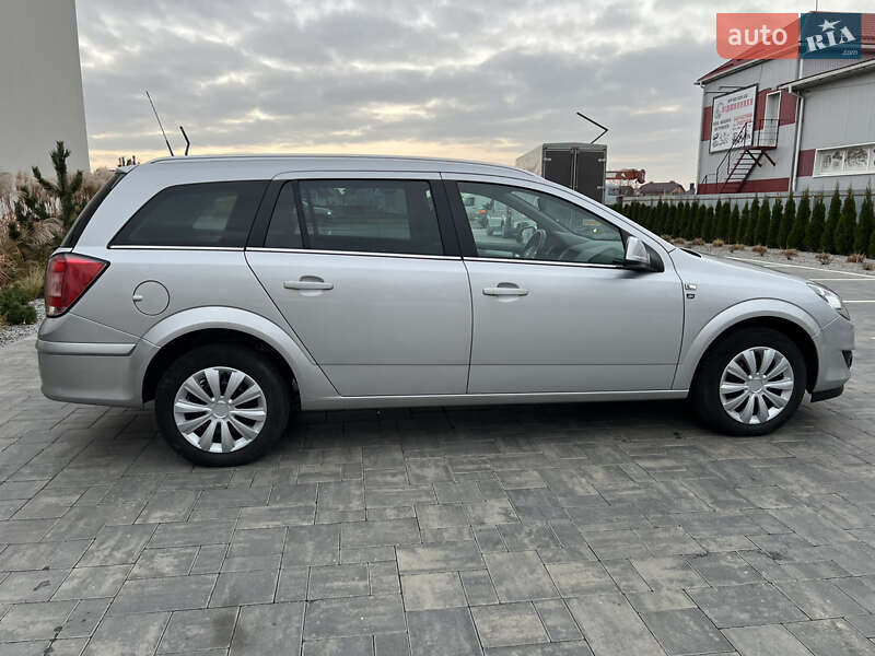 Универсал Opel Astra 2010 в Луцке фото 22 Универсал Opel Astra 2010 в Луцке