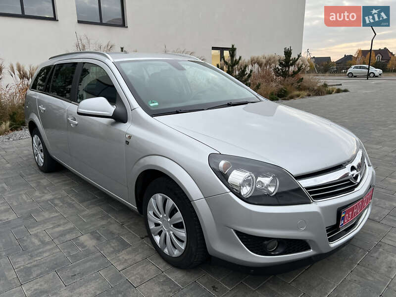 Универсал Opel Astra 2010 в Луцке фото 26 Универсал Opel Astra 2010 в Луцке