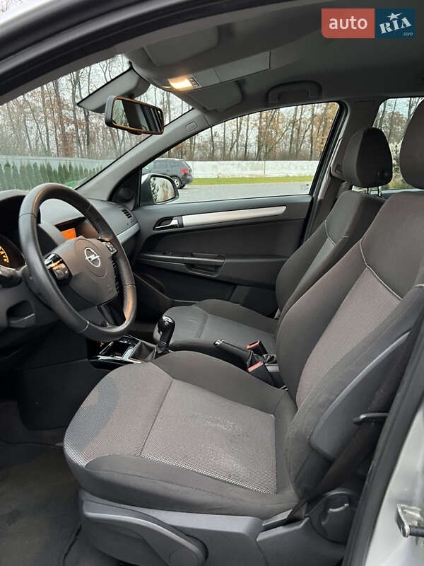 Универсал Opel Astra 2010 в Луцке фото 43 Универсал Opel Astra 2010 в Луцке