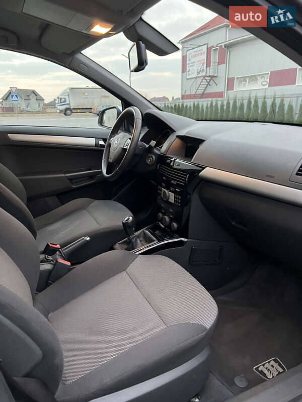 Универсал Opel Astra 2010 в Луцке фото 49 Универсал Opel Astra 2010 в Луцке