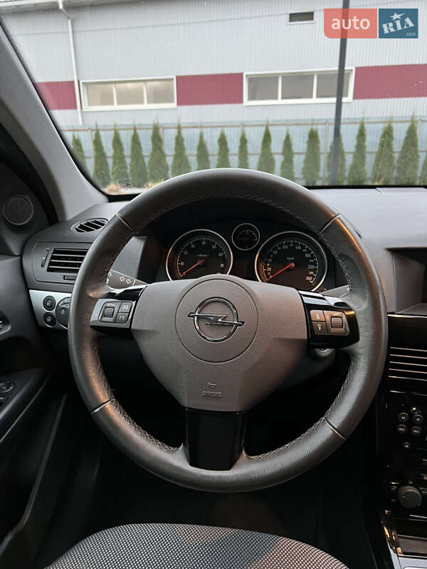 Универсал Opel Astra 2010 в Луцке фото 53 Универсал Opel Astra 2010 в Луцке