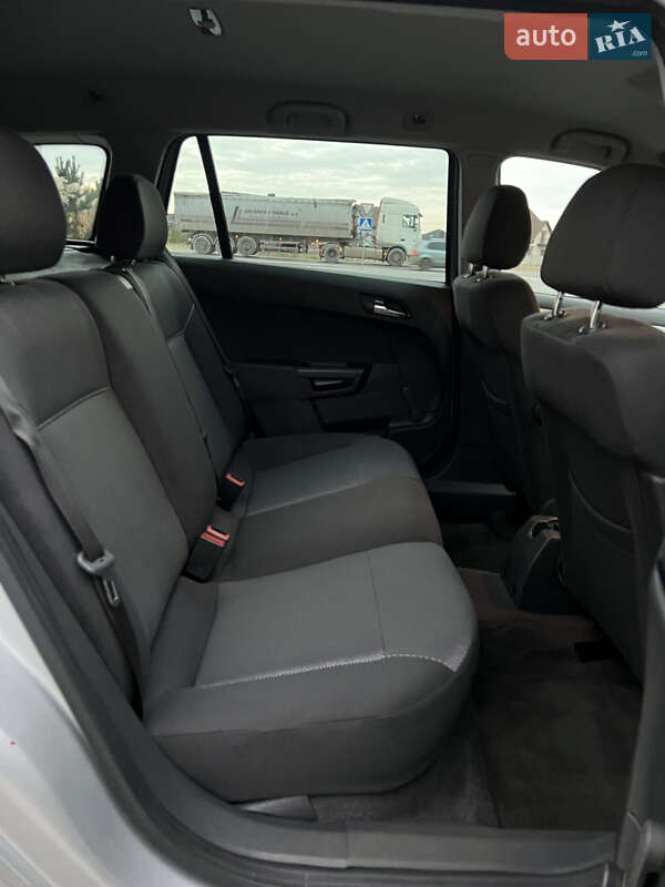 Универсал Opel Astra 2010 в Луцке фото 62 Универсал Opel Astra 2010 в Луцке
