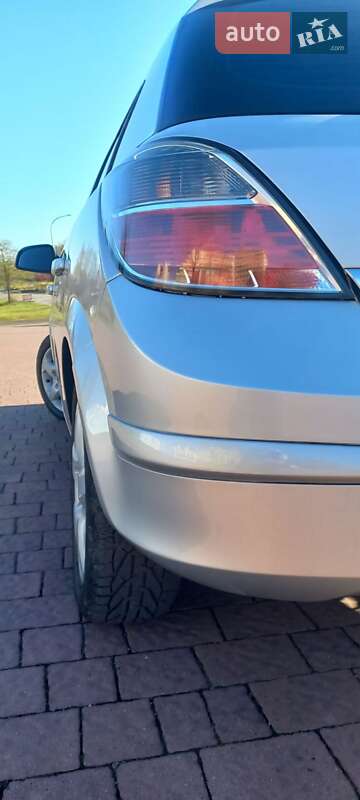 Хэтчбек Opel Astra 2011 в Трускавце