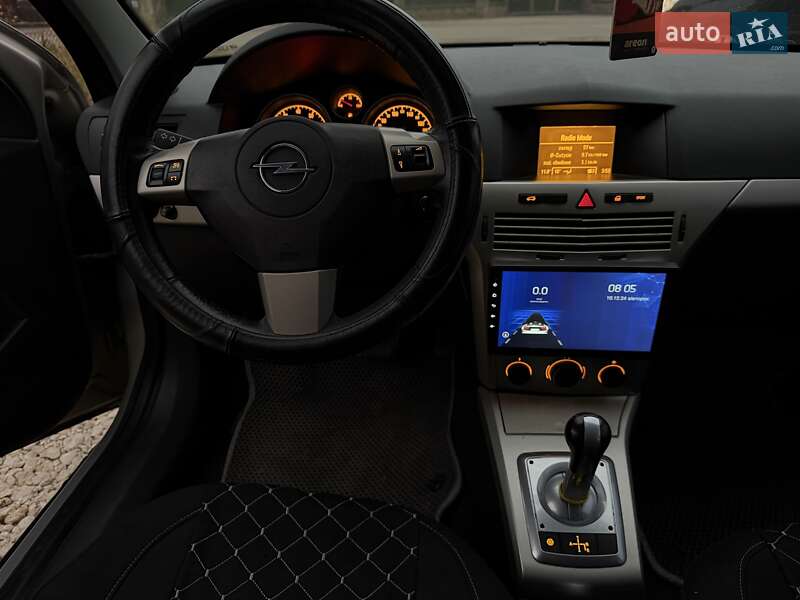 Седан Opel Astra 2007 в Львове