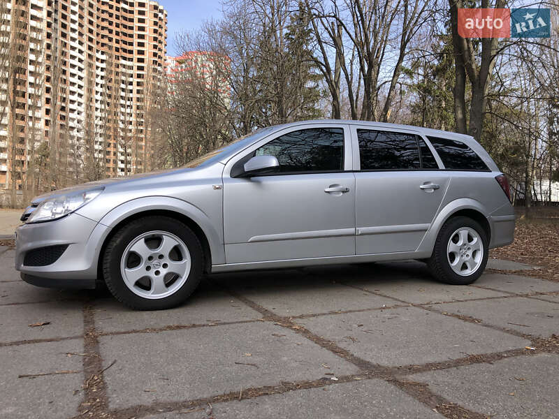 Универсал Opel Astra 2009 в Киеве