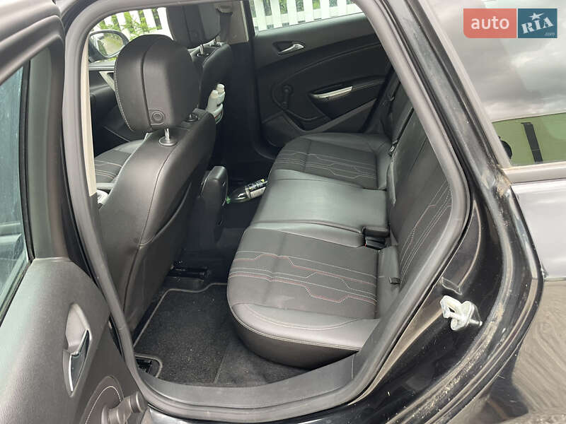 Универсал Opel Astra 2012 в Киеве