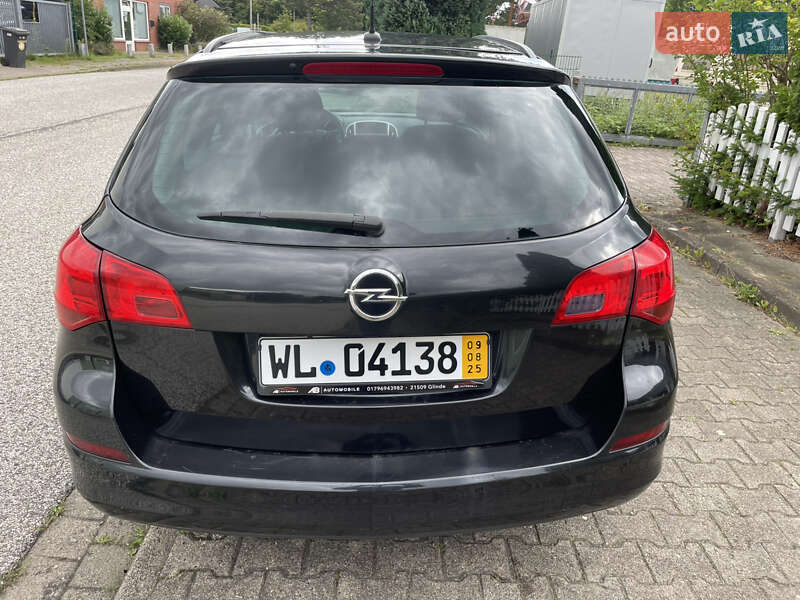 Универсал Opel Astra 2012 в Киеве