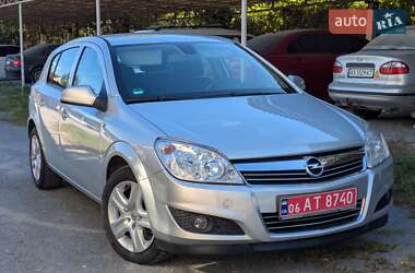 Хэтчбек Opel Astra 2009 в Звягеле