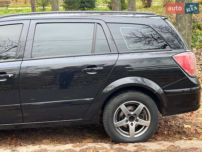 Универсал Opel Astra 2006 в Киеве