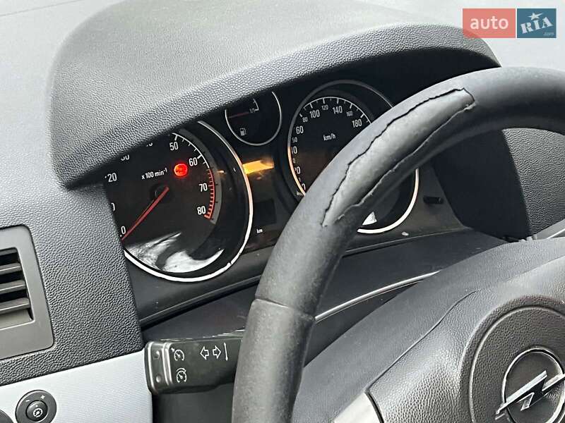 Универсал Opel Astra 2006 в Киеве