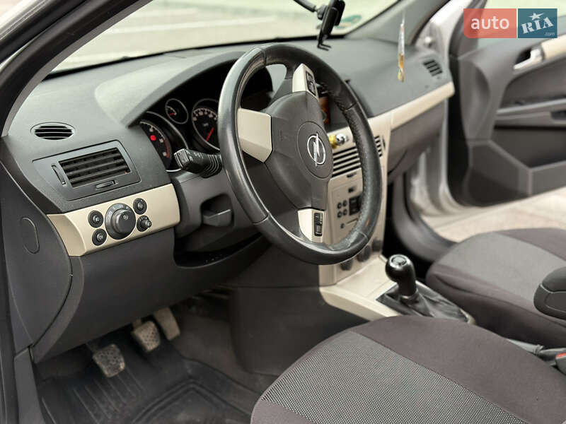 Универсал Opel Astra 2008 в Тернополе