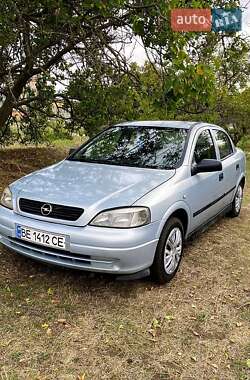 Седан Opel Astra 2004 в Вознесенську