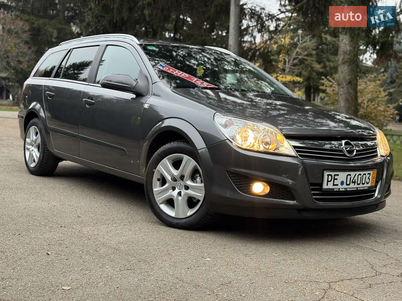 Opel Astra 2010 Opel Astra 2010