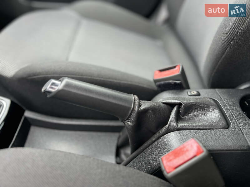 Універсал Opel Astra 2010 в Івано-Франківську