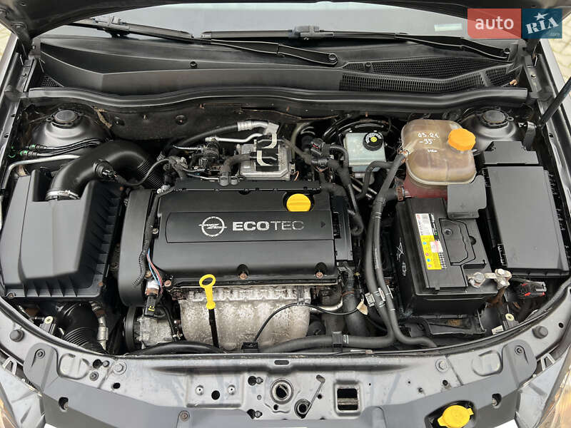 Універсал Opel Astra 2010 в Івано-Франківську