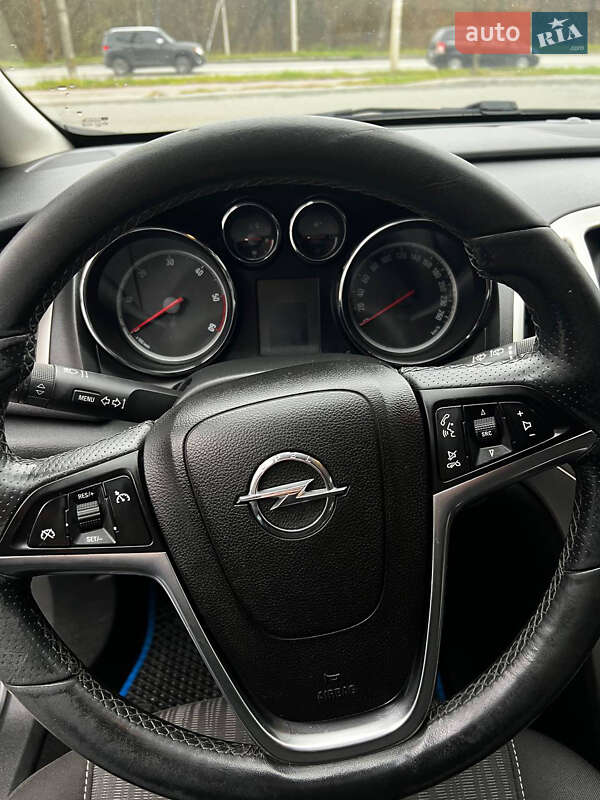Універсал Opel Astra 2011 в Хмельницькому