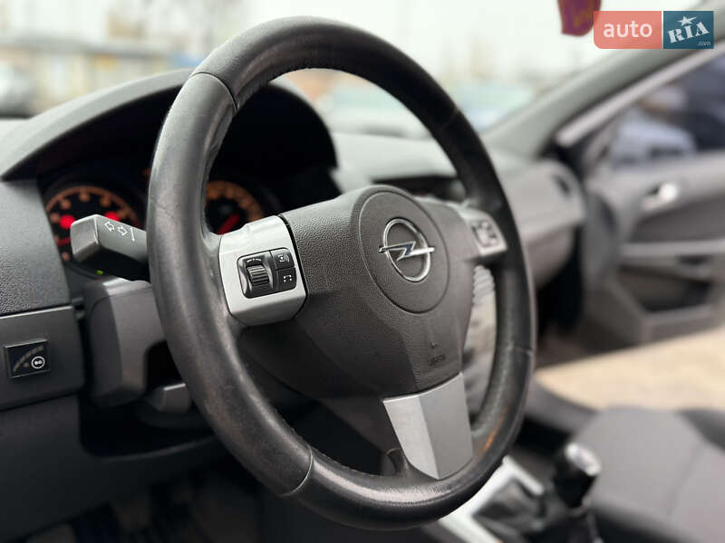 Хетчбек Opel Astra 2012 в Білій Церкві