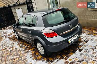 Хэтчбек Opel Astra 2007 в Александровке