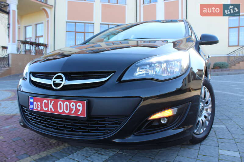 Універсал Opel Astra 2015 в Трускавці