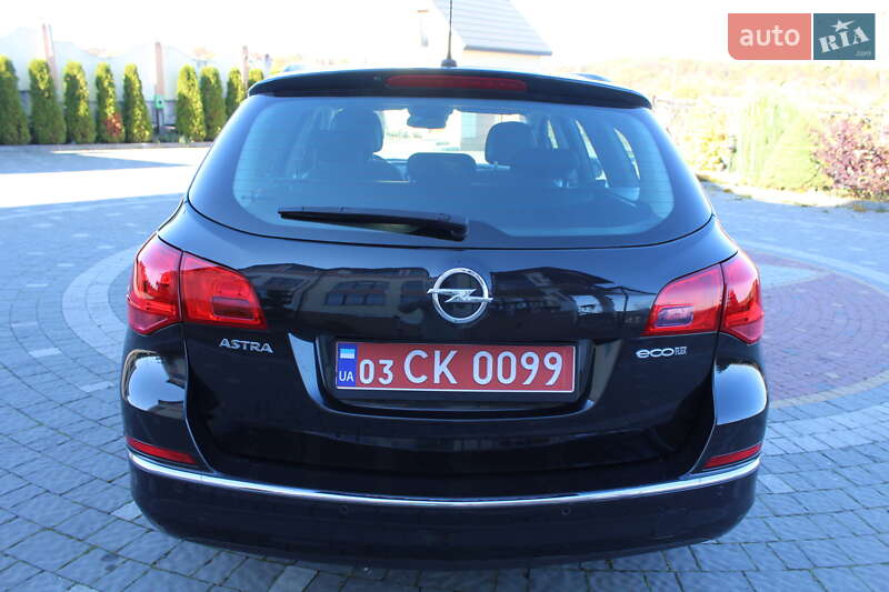 Універсал Opel Astra 2015 в Трускавці