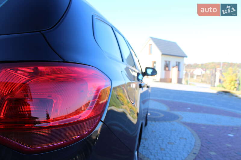 Універсал Opel Astra 2015 в Трускавці