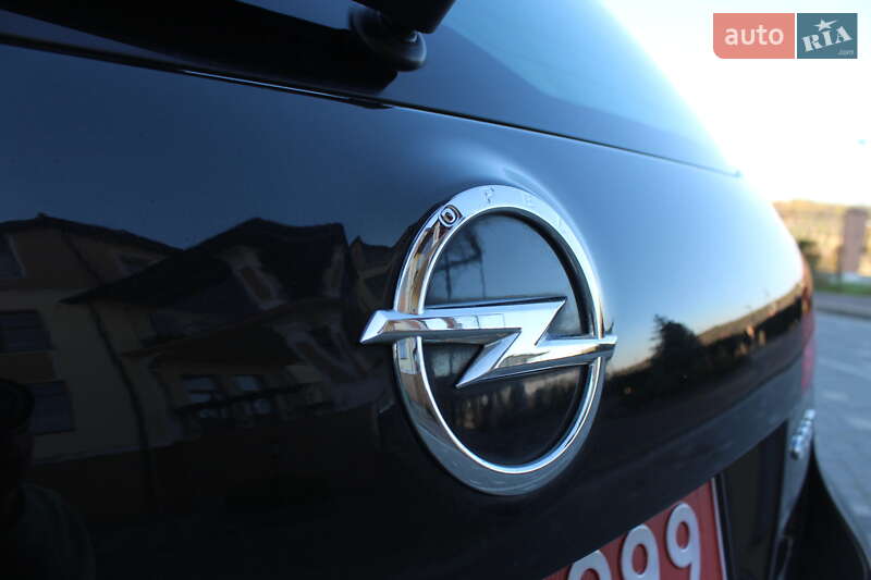 Універсал Opel Astra 2015 в Трускавці