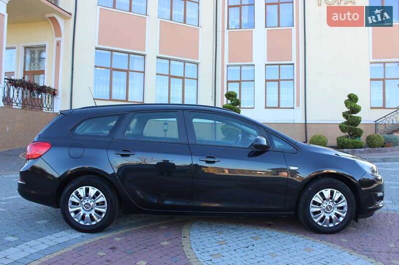 Універсал Opel Astra 2015 в Трускавці