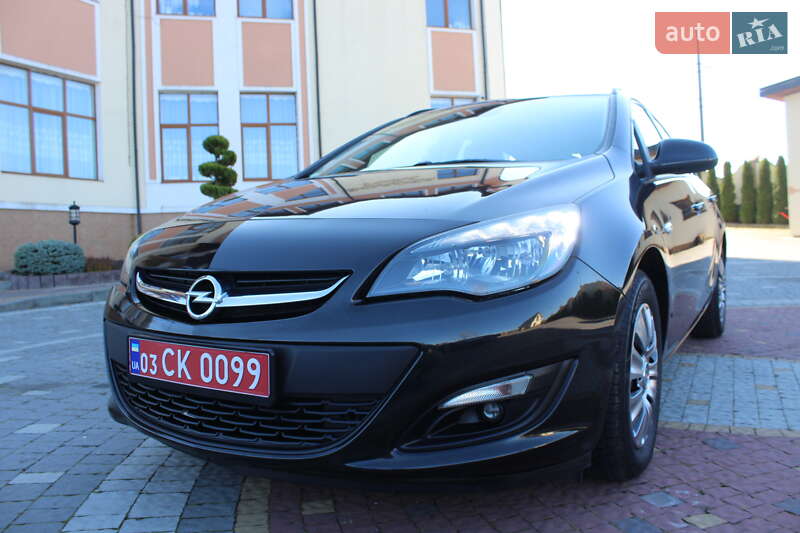 Універсал Opel Astra 2015 в Трускавці