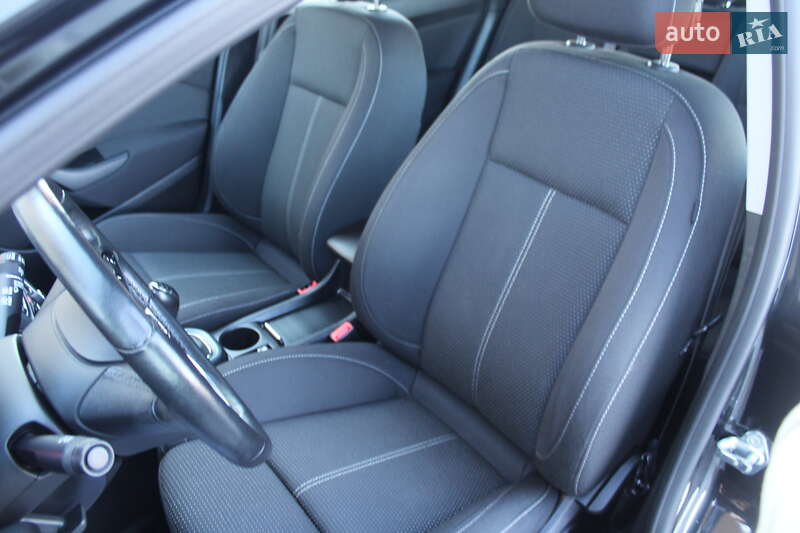 Універсал Opel Astra 2015 в Трускавці