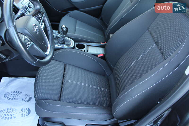 Універсал Opel Astra 2015 в Трускавці