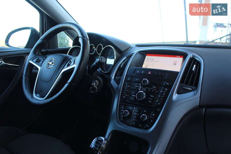 Універсал Opel Astra 2015 в Трускавці