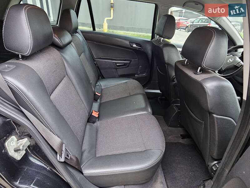 Универсал Opel Astra 2010 в Львове