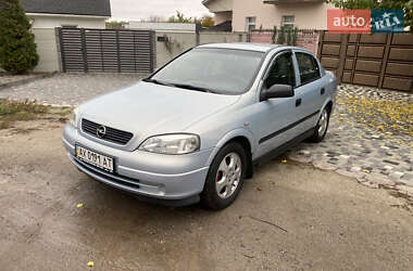 Седан Opel Astra 2004 в Харькове