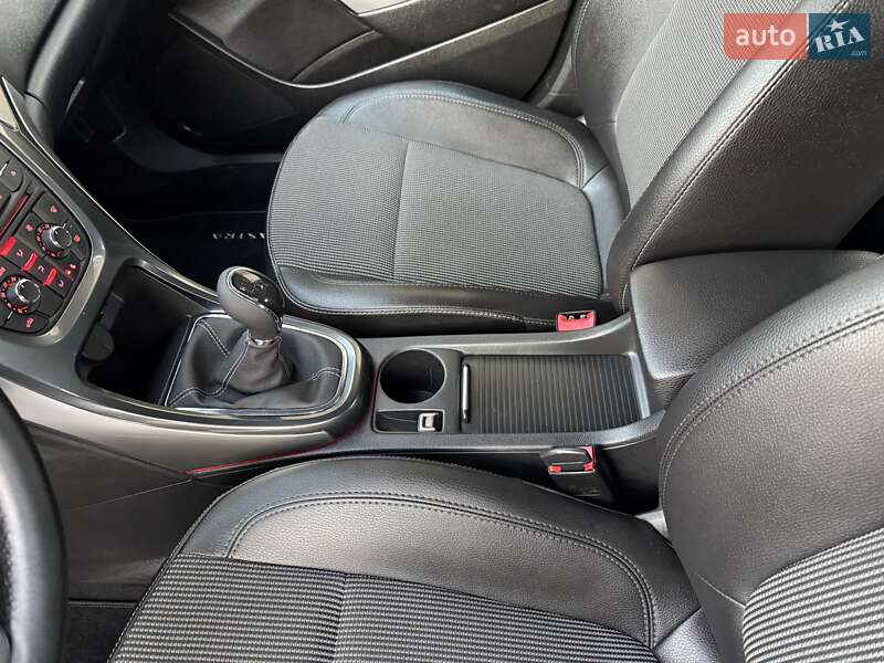 Хэтчбек Opel Astra 2014 в Стрые