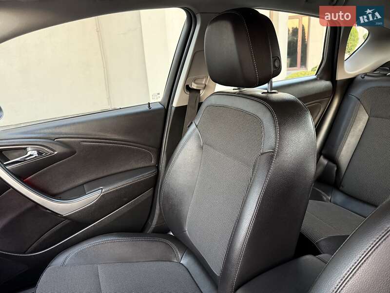 Хэтчбек Opel Astra 2014 в Стрые