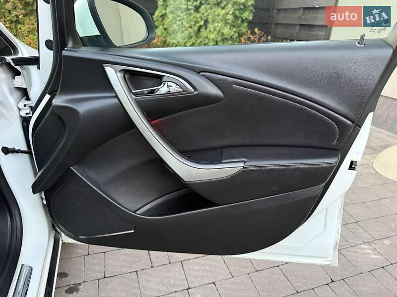 Хэтчбек Opel Astra 2014 в Стрые