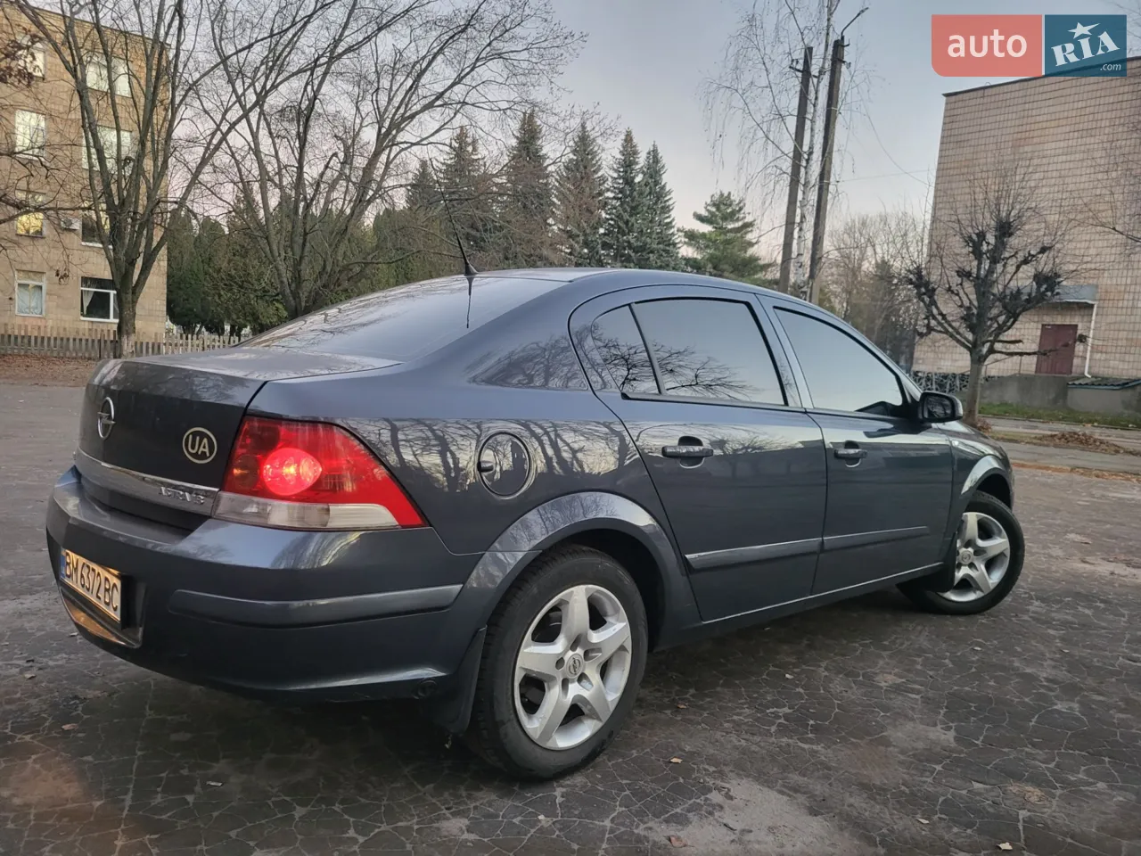Авто в доброму стані. Рідний пробіг. Без дтп. На даний момент без вкладень. Новий акумулятор, нове мастило та фільтра. Два комплекта резини, два ключа в наявності. Торг біля авто.