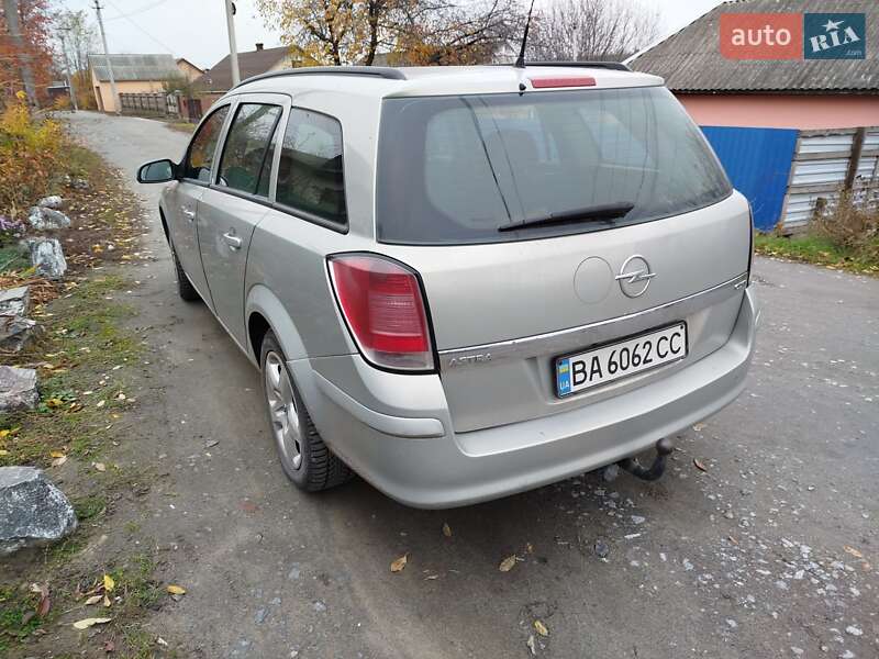 Универсал Opel Astra 2006 в Гайвороне